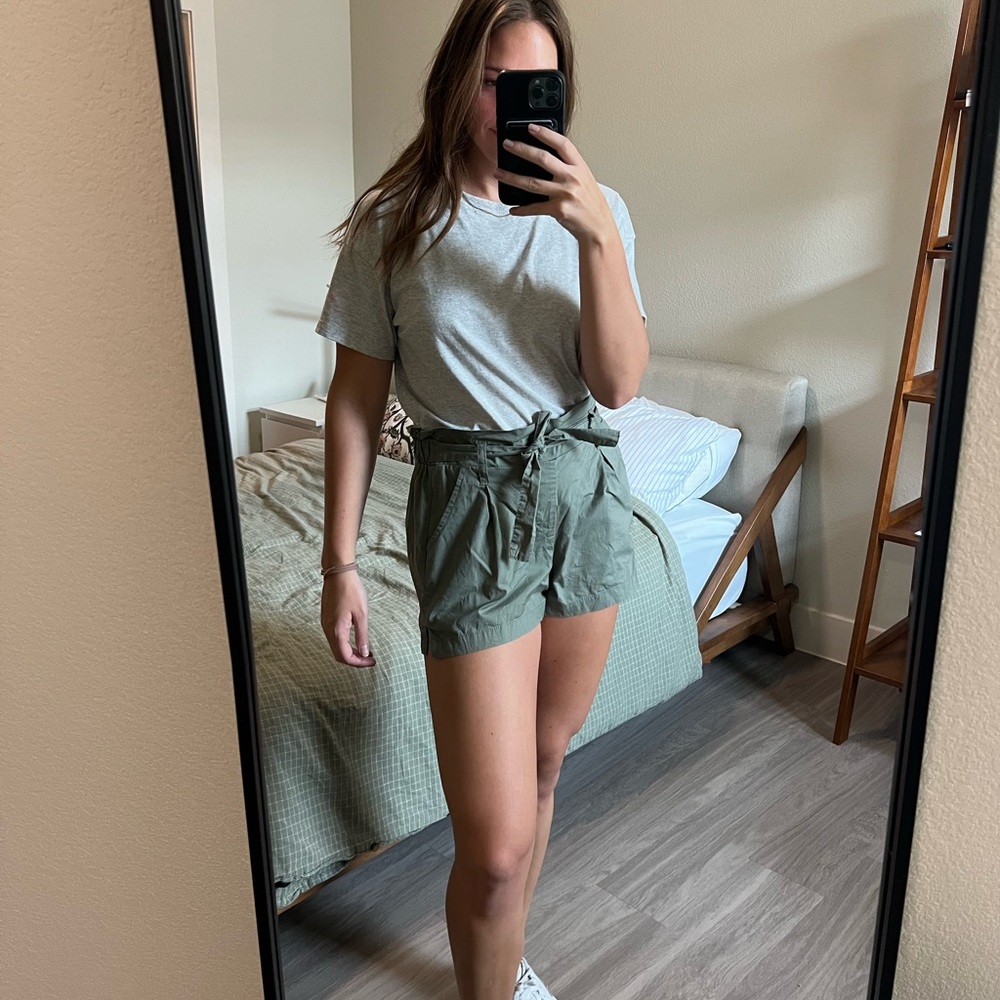 Olive green stretchy high waisted shorts